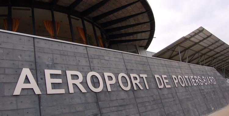 L_Aeroport_de_Poitiers-Biard_s_ouvre_sur_le_monde.jpg